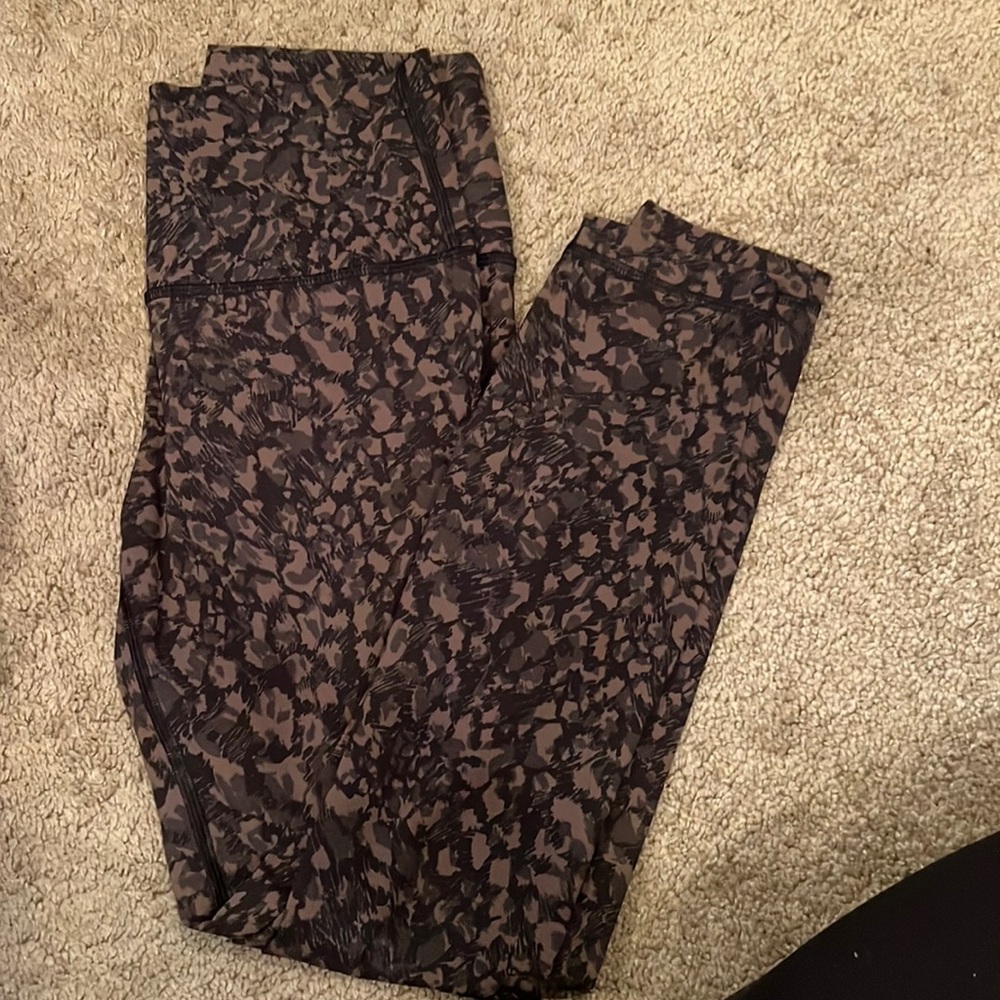 Lululemon size 6 leggings